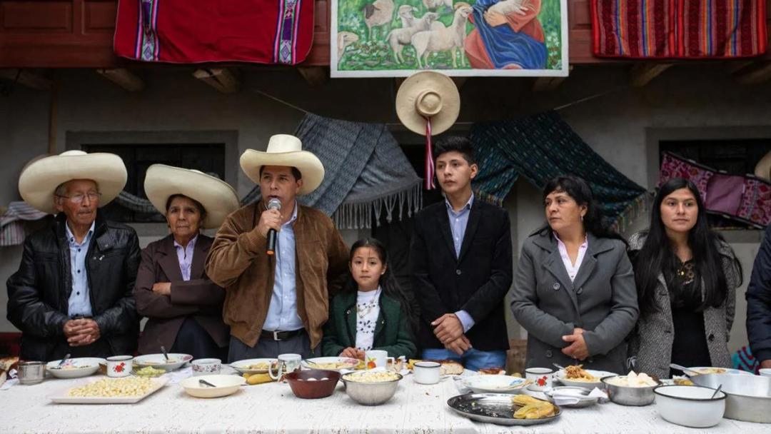 López Obrador confirma que familia de expresidente peruano llegó a México