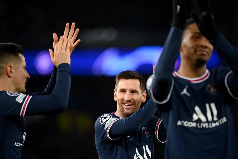 Messi y Mbappé marcan dobletes en cómoda victoria del PSG ante el Brujas