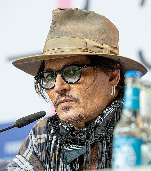 ¡Que vivan los novios! Johnny Depp se empató con su abogada